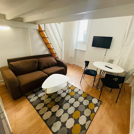 Apartment Centre De - Le Marais Bastille Voltaire - 4 Personnes