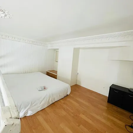 Apartment Centre De - Le Marais Bastille Voltaire - 4 Personnes *